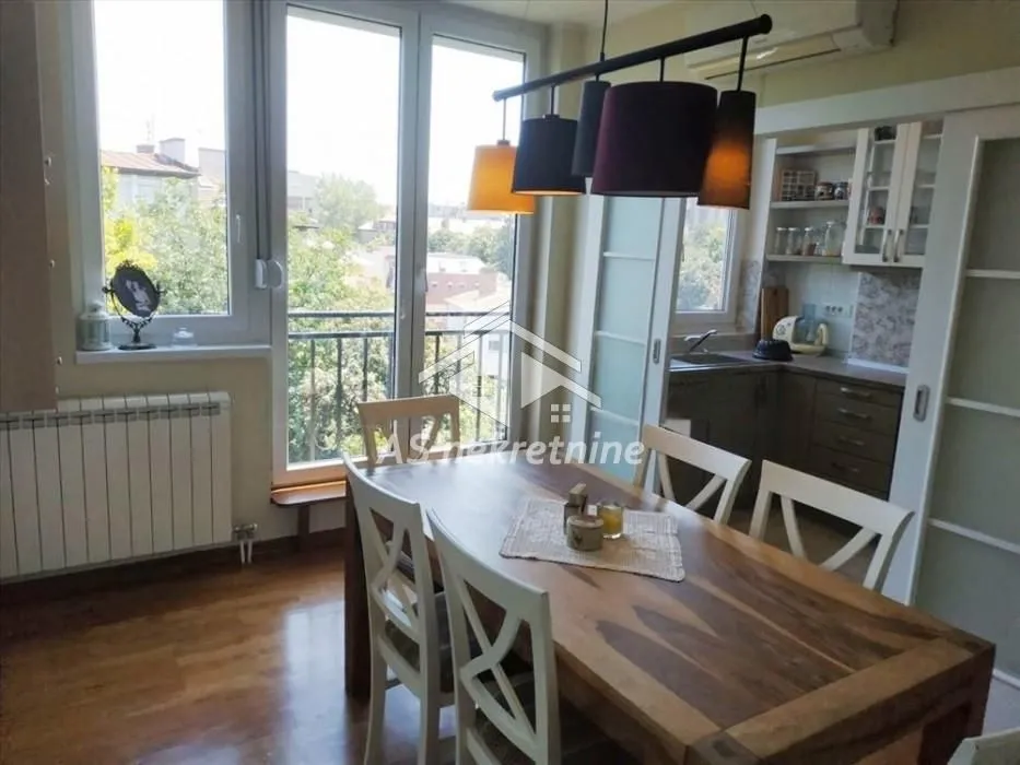 Izdavanje, četvorosoban stan, 80m², Profesorska Kolonija, Palilula Sve Podlokacije