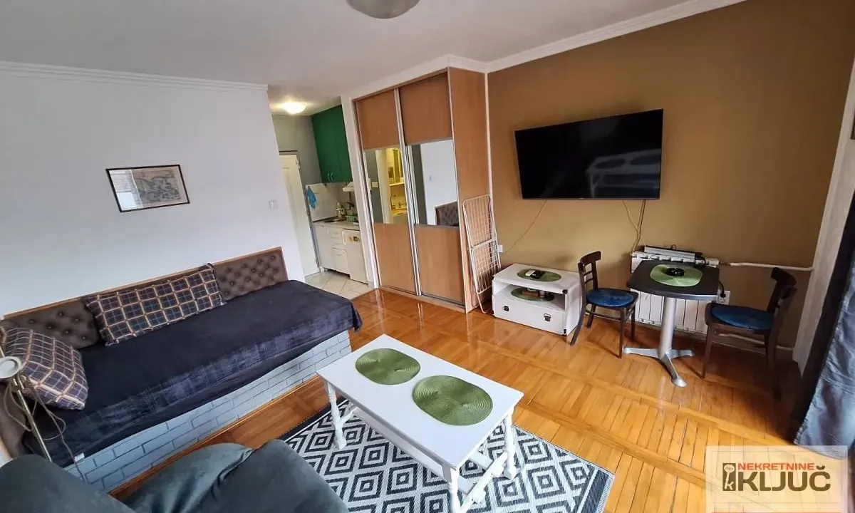 Rent, studio apartment, 30m², Centar, Novi Sad