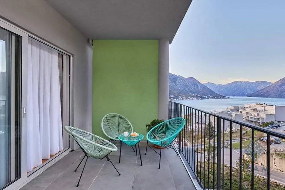 Sale, two bedroom apartment, 74m², Dobrota, Kotor