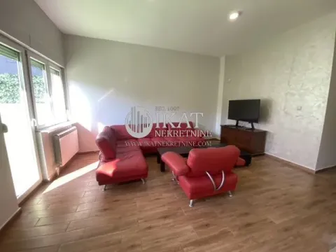 Izdavanje, trosoban stan, 75m², Zemun Gornji Grad, Zemun Sve Podlokacije - image 8