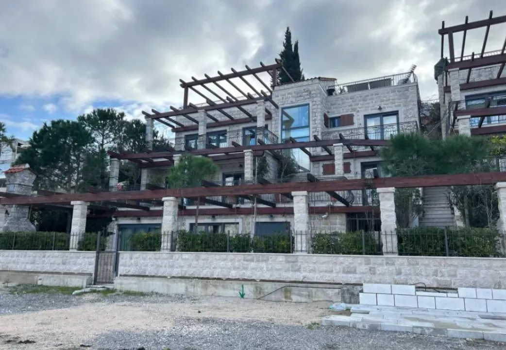 Prodaja, kuća, 252m², Krašići, Tivat