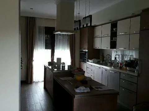 Izdavanje, kuća, 250m², Tološi, Podgorica - image 7