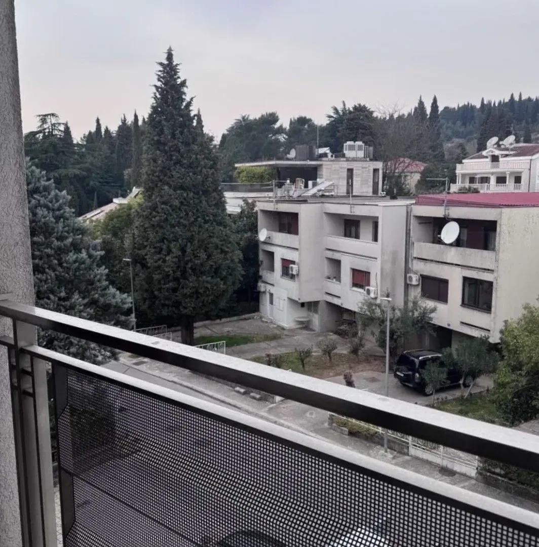 Rent, one bedroom apartment, 44m², Gorica C, Podgorica
