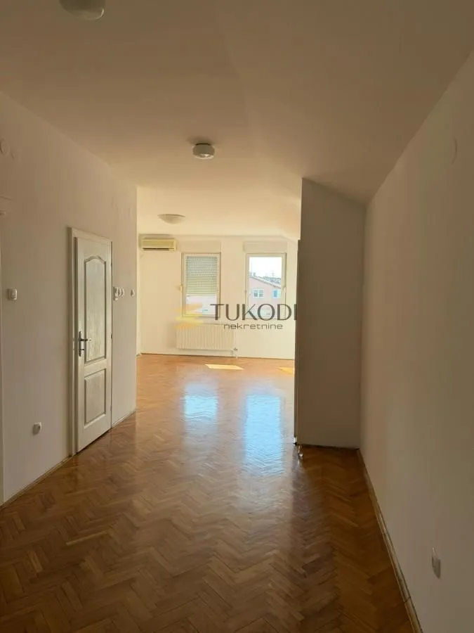 Sale, four bedroom apartment, 120m², Stari grad, Novi Sad