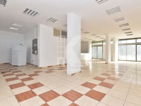 Prodaja, poslovni prostor, 240m², Gintaš, Podgorica - image 4