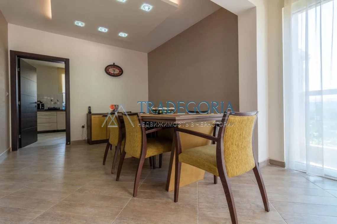 Prodaja, kuća, 267m², Tivat, Crna Gora