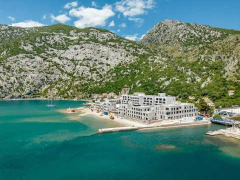 Prodaja, trosoban stan, 288m², Risan, Kotor - image 2