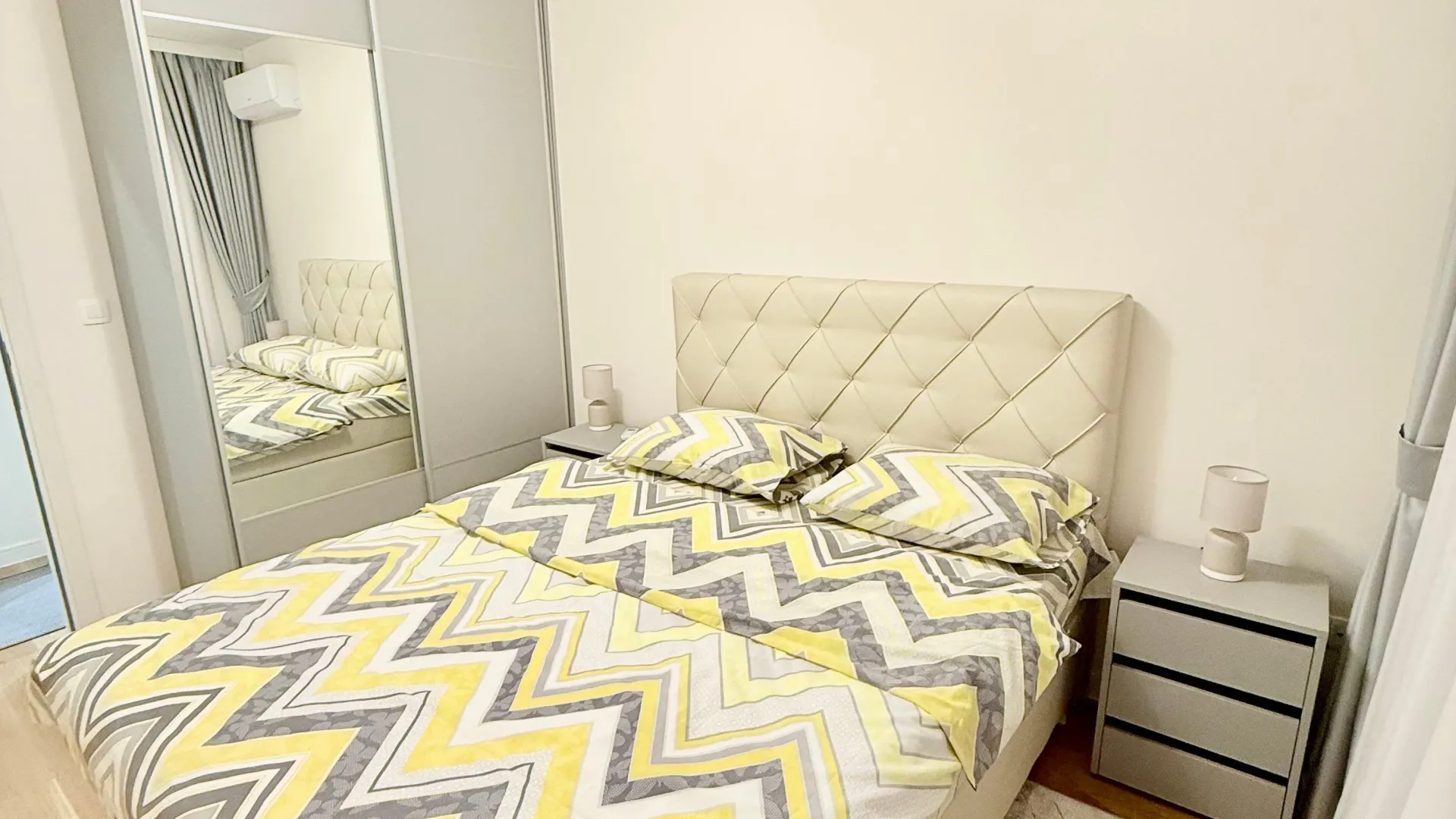 Izdavanje, trosoban stan, 96m², Central Point, Podgorica