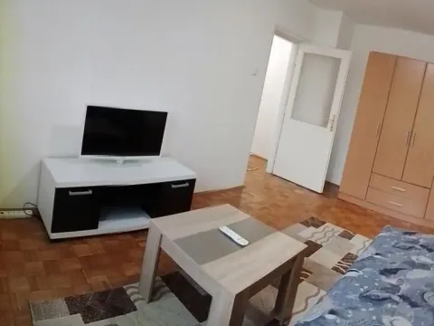 Izdavanje, dvosoban stan, 47m², Detelinara, Novi Sad Sve Podlokacije - image 2