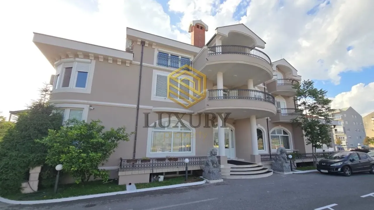 Rent, office space, 500m², Stari Aerodrom, Podgorica