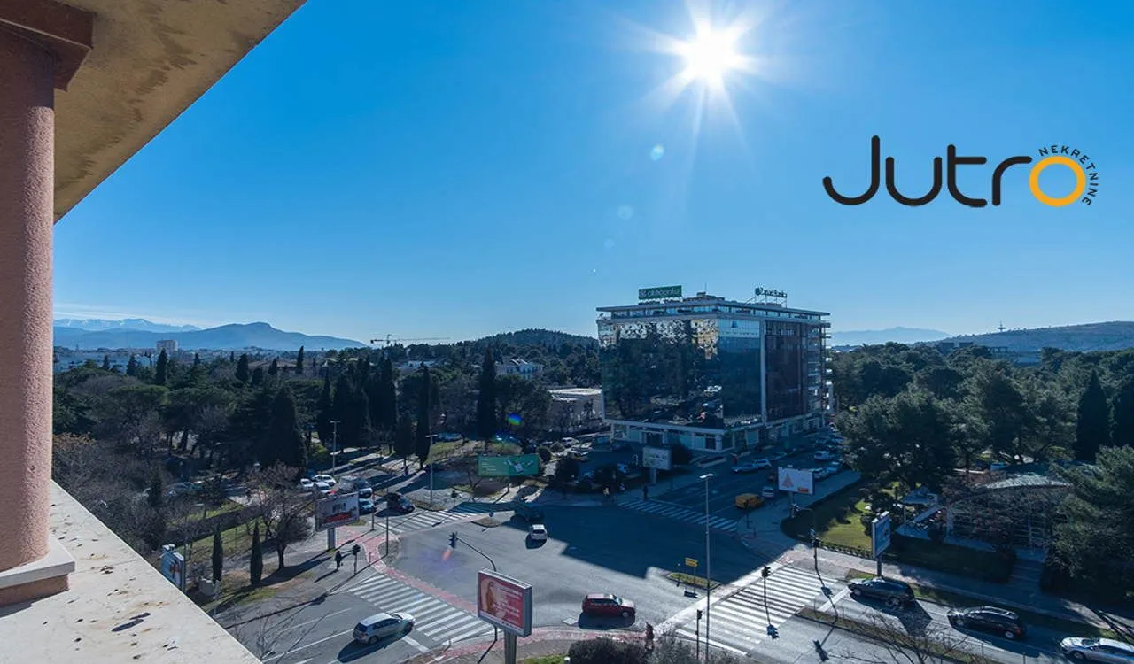 Prodaja, četvorosoban stan, 280m², Preko Morače, Podgorica