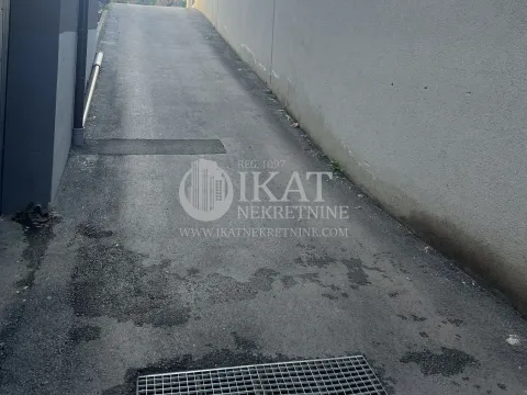 Sale, parking/garage, 12m², Zemun Sve Podlokacije, Beograd - image 2