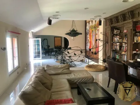 Izdavanje, kuća, 500m², Centar, Pančevo - image 2