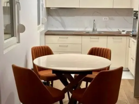 Izdavanje, jednosoban stan, 45m², Pobrežje, Podgorica - image 4