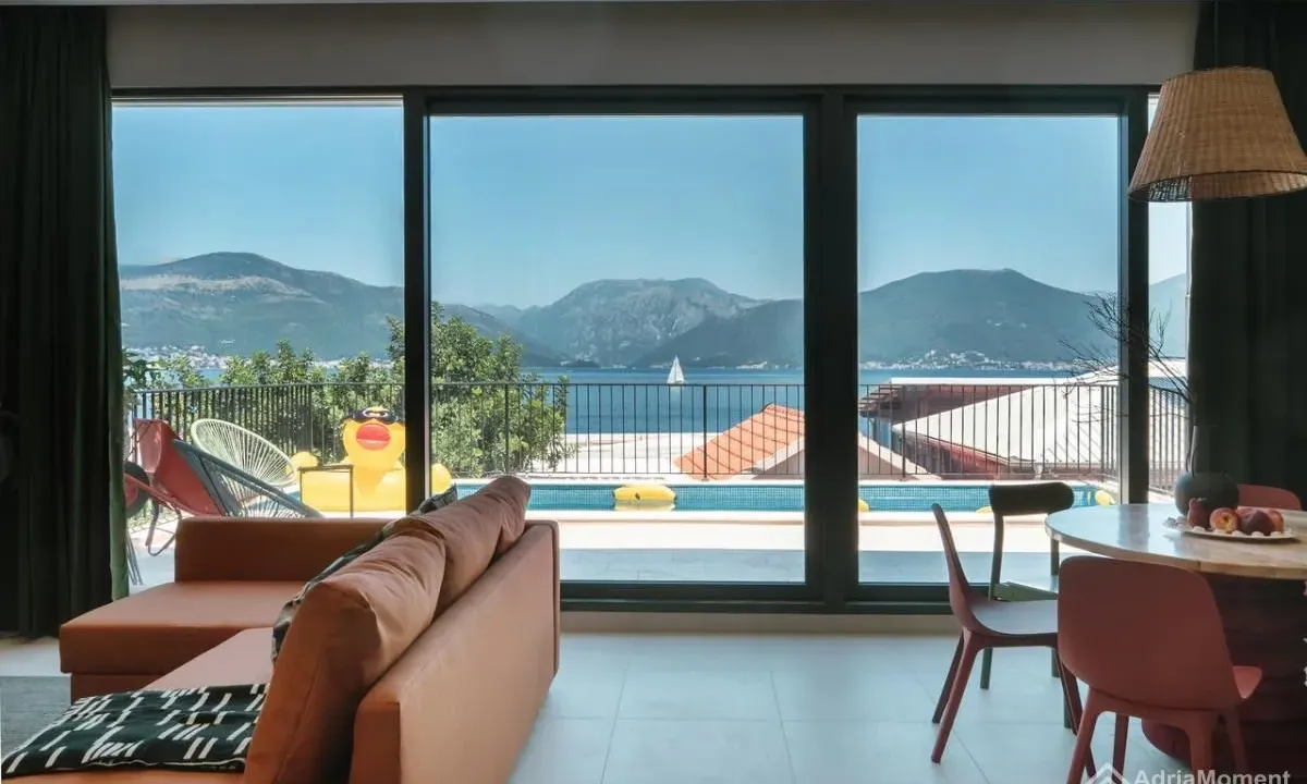 Sale, house, 200m², Tivat, Crna Gora