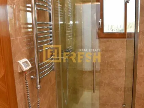 Izdavanje, četvorosoban stan, 140m², Centar, Podgorica - image 20