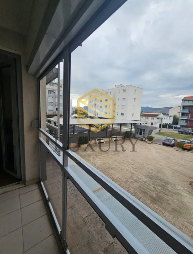 Izdavanje, jednosoban stan, 49m², Tološka šuma, Podgorica