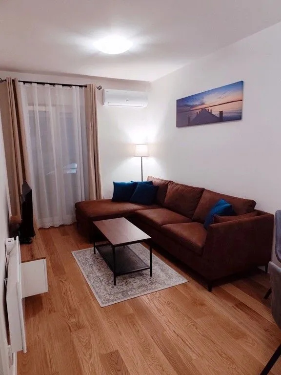 Prodaja, jednosoban stan, 40m², Central Point, Podgorica