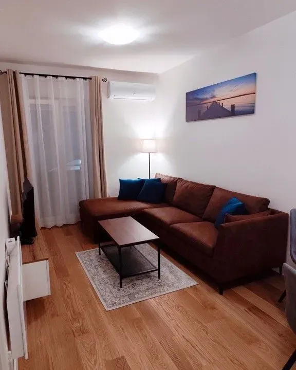 Prodaja, jednosoban stan, 40m², Central Point, Podgorica