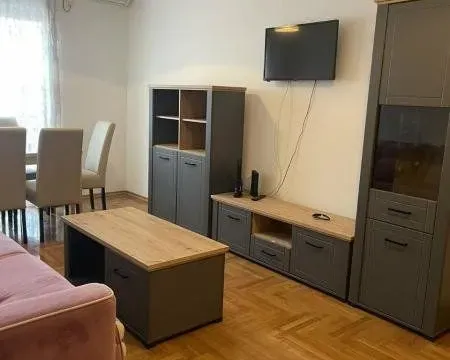 Izdavanje, jednosoban stan, 49m², Budva, Crna Gora - image 1