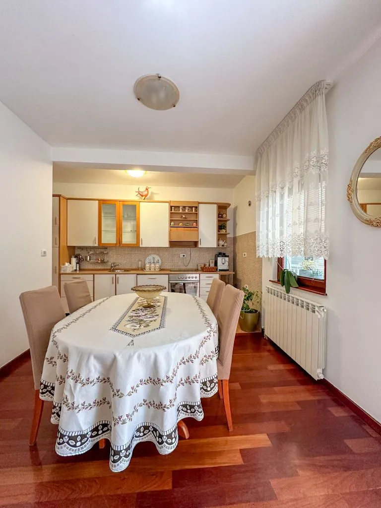 Rent, three bedroom apartment, 100m², Gorica C, Podgorica