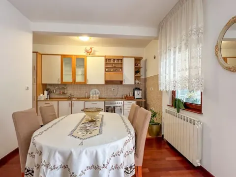 Rent, three bedroom apartment, 100m², Gorica C, Podgorica - image 3