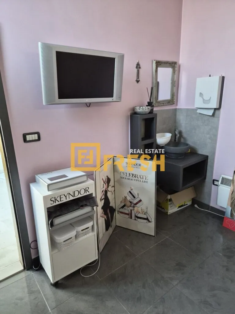 Sale, office space, 60m², Pejton, Podgorica