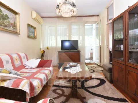 Prodaja, trosoban stan, 81m², Autobuska stanica, Podgorica - image 1