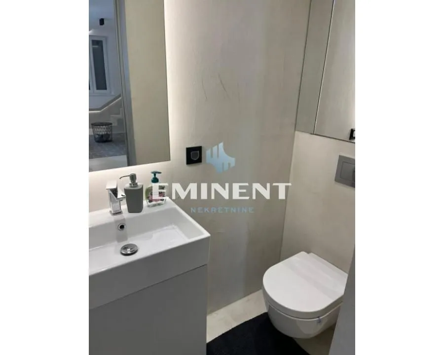 Izdavanje, dvosoban stan, 50m², Vračar Sve Podlokacije, Beograd