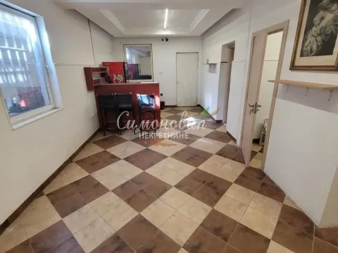 Izdavanje, poslovni prostor, 160m², Ledine, Beograd - image 15