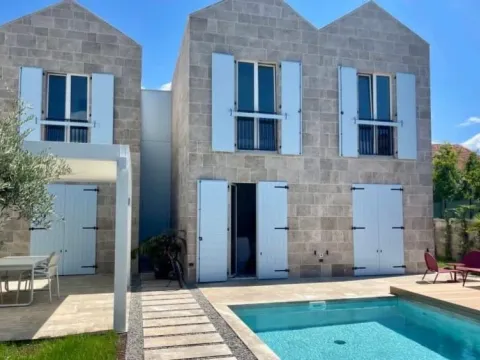 Izdavanje, kuća, 130m², Donja Lastva, Tivat