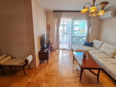 Izdavanje, trosoban stan, 103m², Centar, Bar - image 10