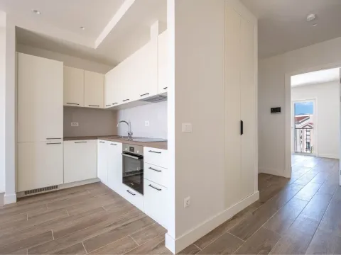 Sale, two bedroom apartment, 93m², Luštica, Tivat - image 2