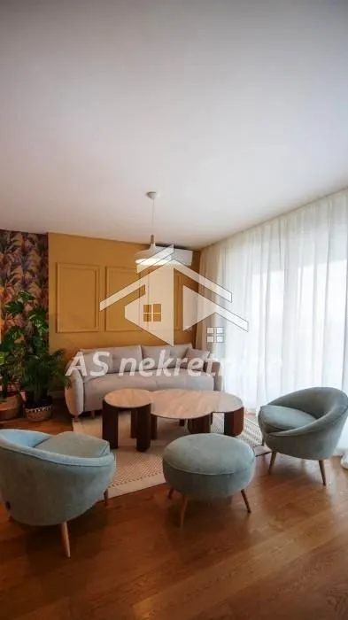 Izdavanje, trosoban stan, 100m², Vračar Sve Podlokacije, Beograd