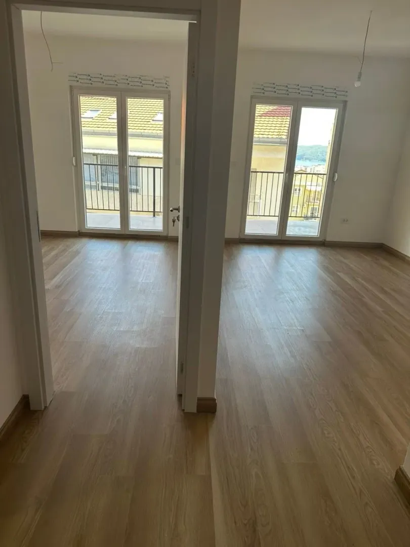 Prodaja, jednosoban stan, 49m², Lazi, Budva