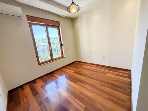 Rent, two bedroom apartment, 75m², Centar, Podgorica - image 5