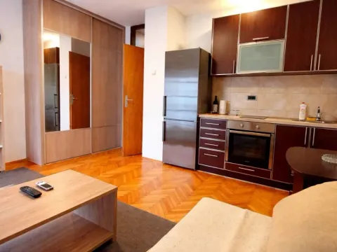 Rent, studio apartment, 27m², Malo Brdo, Podgorica - image 2