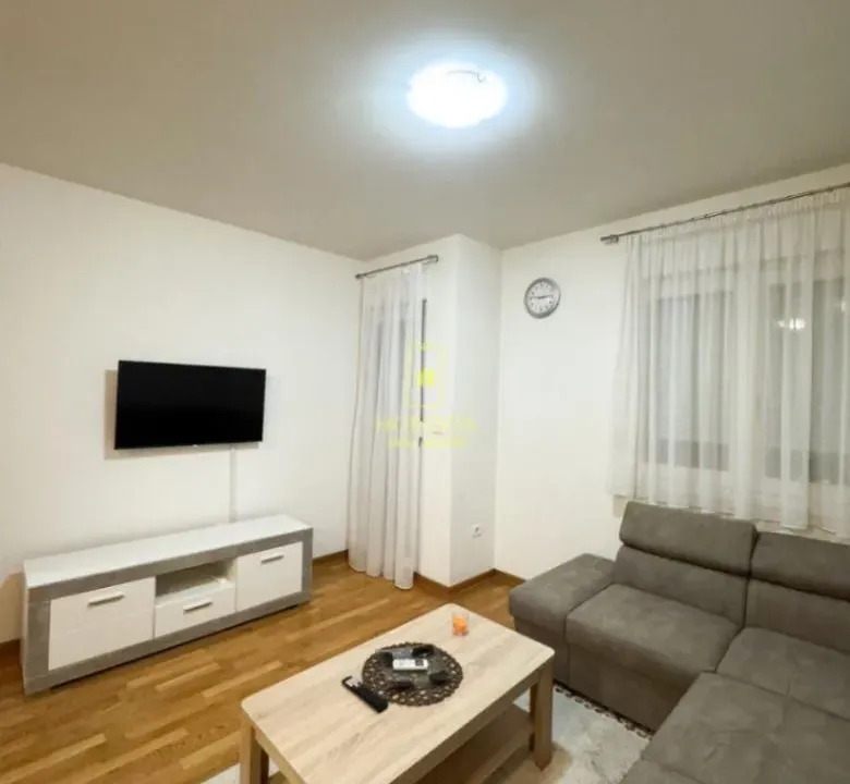 Izdavanje, jednosoban stan, 45m², City Kvart, Podgorica