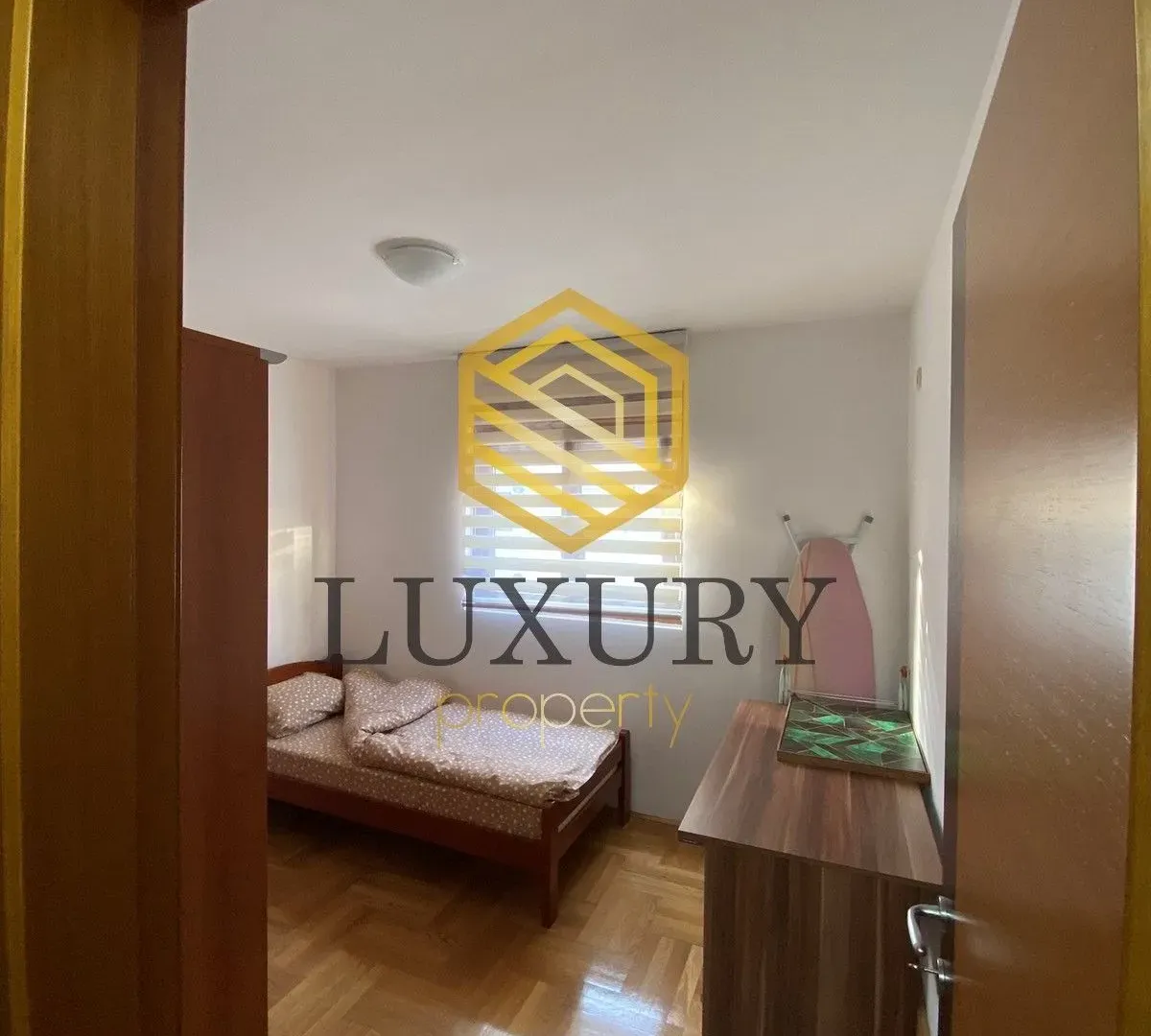 Izdavanje, dvosoban stan, 55m², Stari Aerodrom, Podgorica