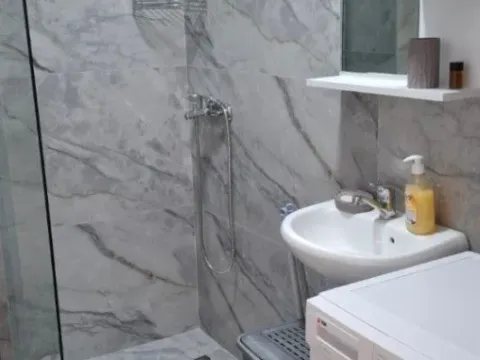 Izdavanje, jednosoban stan, 35m², Zagorič, Podgorica - image 12