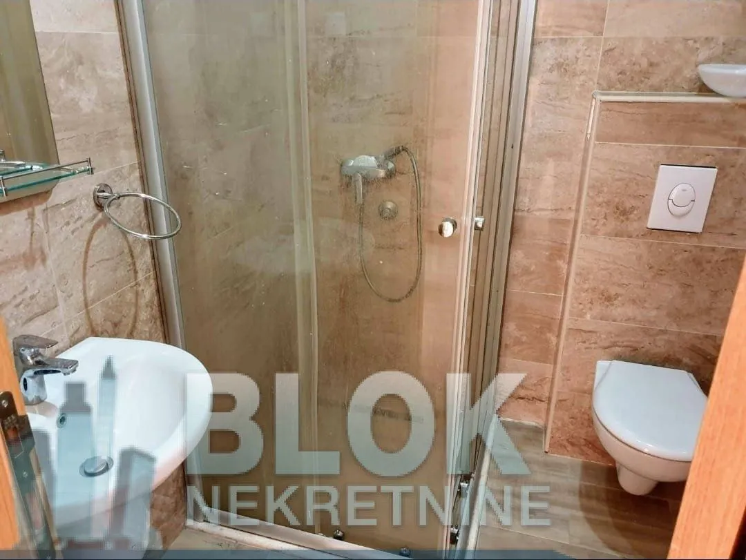 Izdavanje, dvosoban stan, 60m², Blok 6, Podgorica