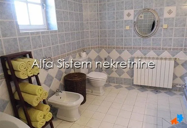 Rent, house, 400m², Voždovac Sve Podlokacije, Beograd