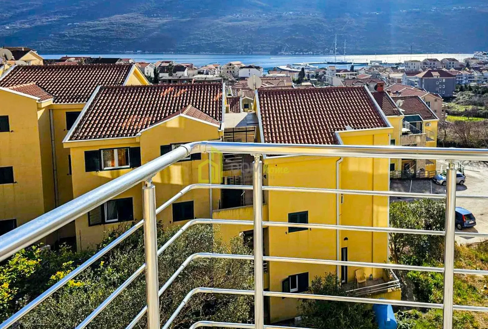 Prodaja, dvosoban stan, 70m², Đenovići, Herceg Novi