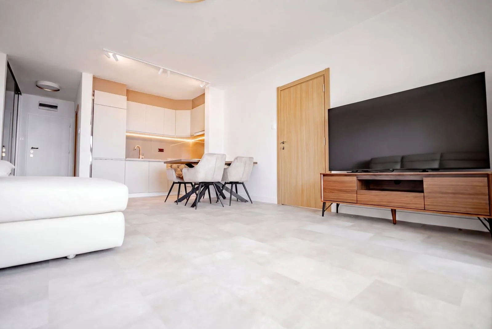 Sale, two bedroom apartment, 45m², Sveti Stefan, Budva
