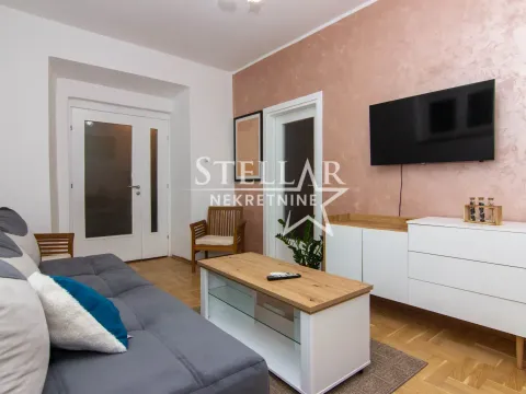 Rent, one bedroom apartment, 55m², Stara Varoš, Podgorica - image 2