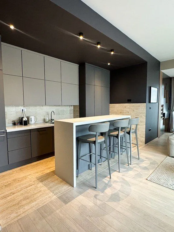 Izdavanje, dvosoban stan, 103m², Podgorica, Crna Gora