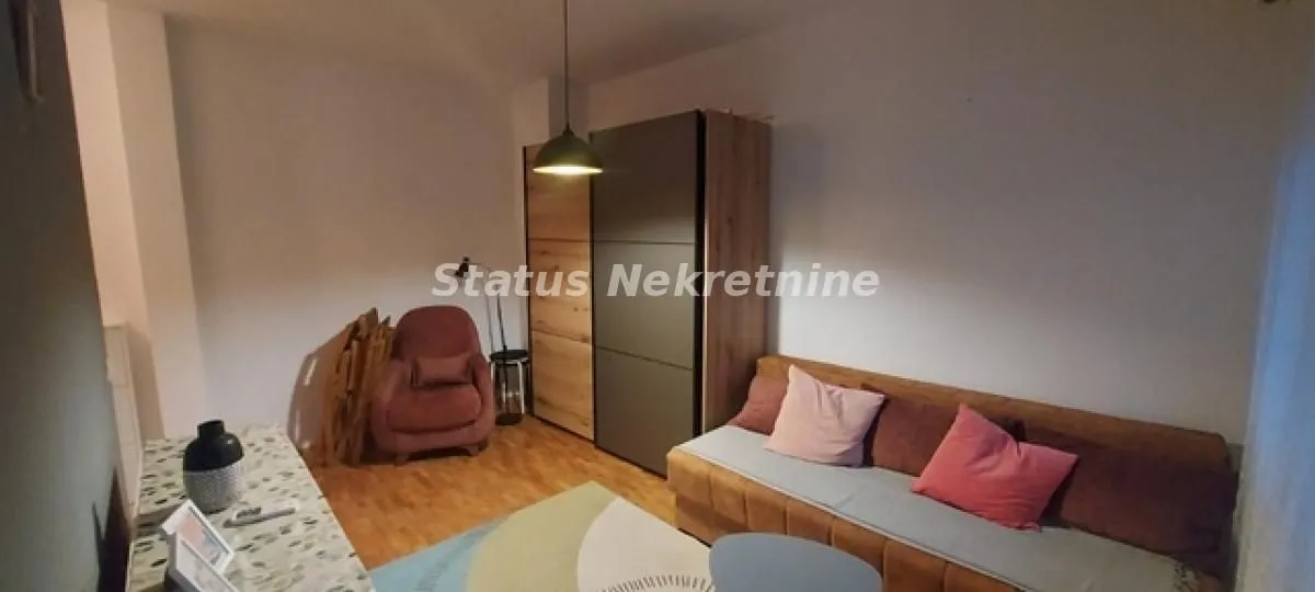 Izdavanje, garsonjera, 28m², Grbavica, Novi Sad Sve Podlokacije