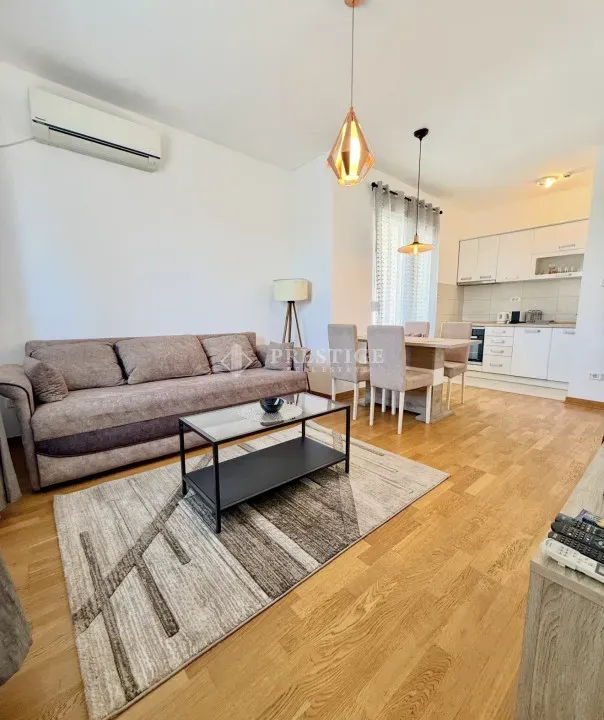Izdavanje, jednosoban stan, 45m², City Kvart, Podgorica