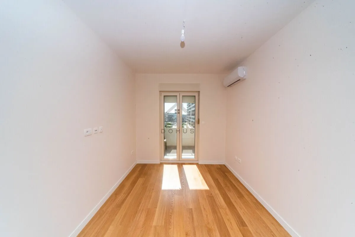Rent, office space, 67m², Central Point, Podgorica