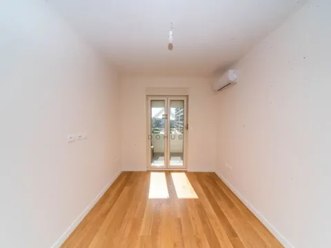 Rent, office space, 67m², Central Point, Podgorica - image 5